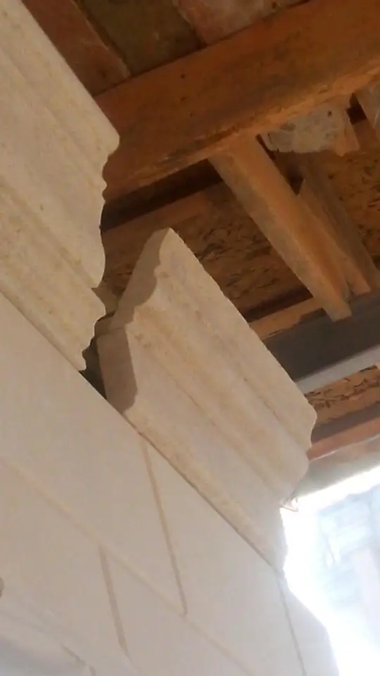 Травертиновые карнизы для фасада, оконных проемов и углов. Опыт 20 лет, фотография 3