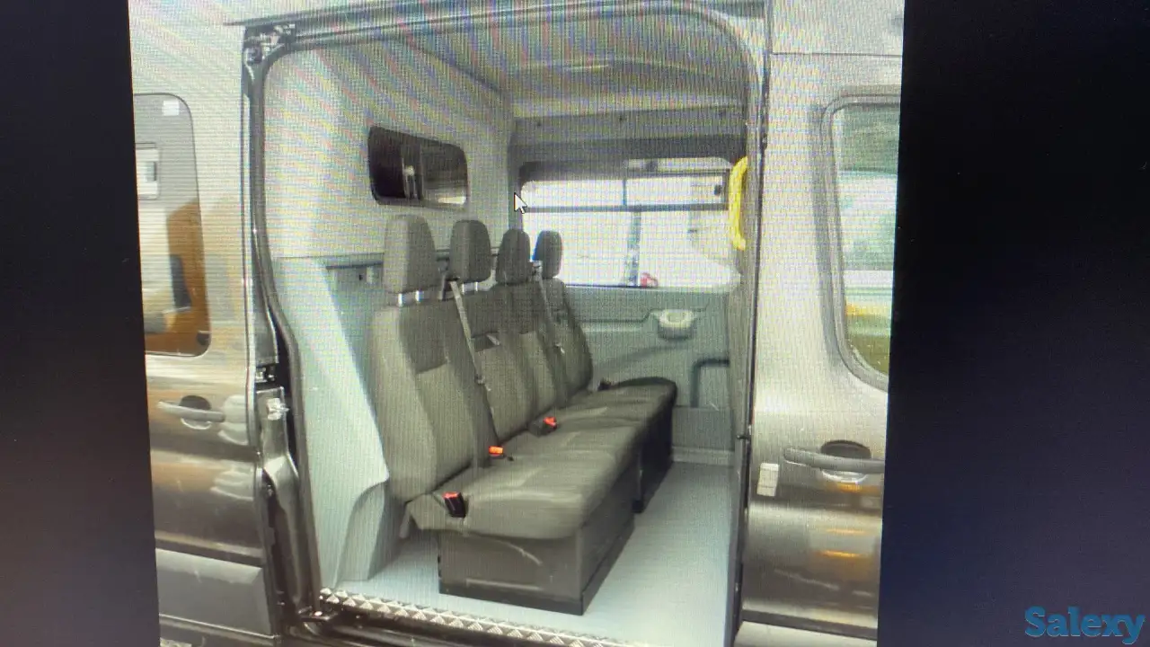 Пластиковый интерьер перегородки Ford Transit 2014+, фотография 1