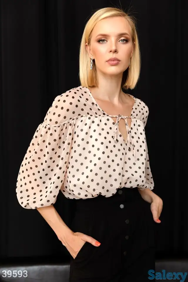 Пудровая блуза в горох, фотография 1