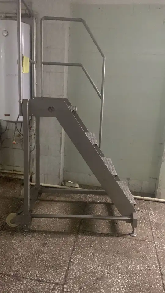 Лестница EMF, фотография 1