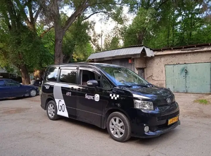 Брендирование Яндекс GO, брендирование авто, фотография 3