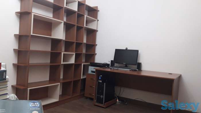 Книжный стеллаж, фотография 1