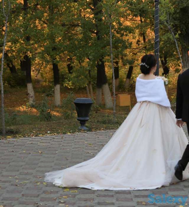 Продам свадебное платье шубка-накидка и украшение в подарок!, фотография 2
