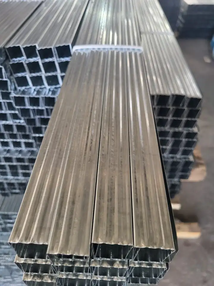 Профиль потолочный, фотография 3