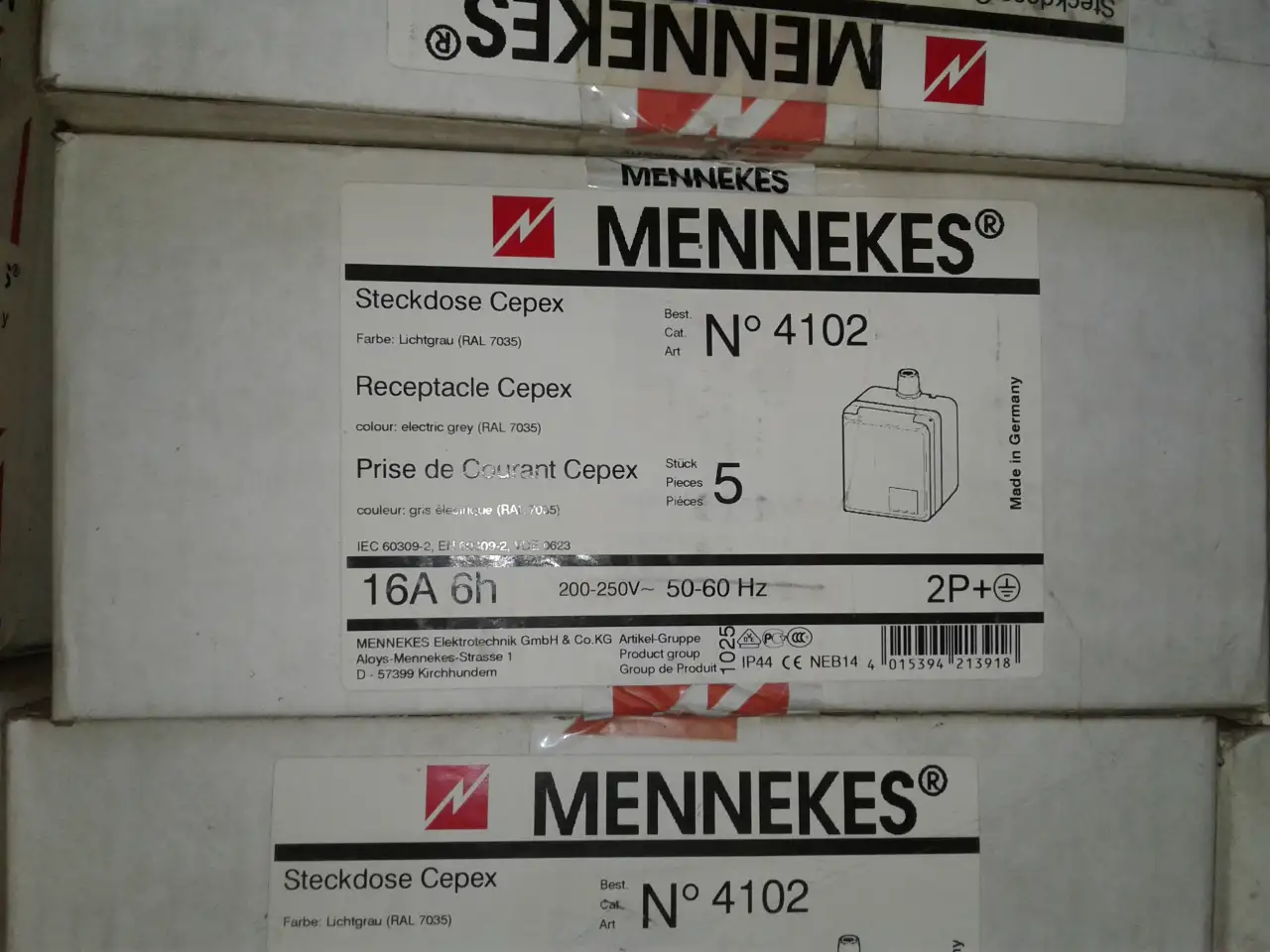 продам Розетка  силовая 2PE  V220В. I ток 16А   Mennekes  Германия наружняя, внутренняя, фотография 6