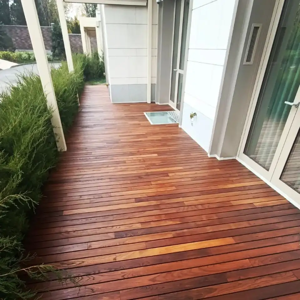 Укладка террасной доски из термодерева, терраса из термодревесины, фотография 1