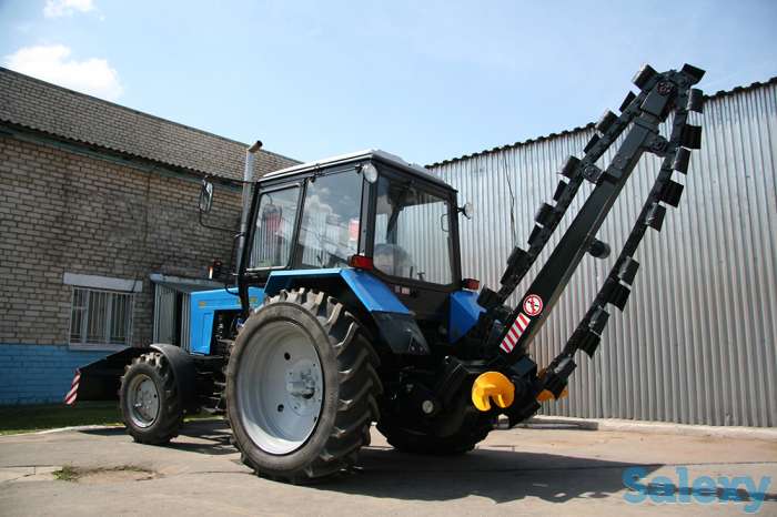 Машина подметально-уборочная с плужно-щёточным оборудованием, фотография 2