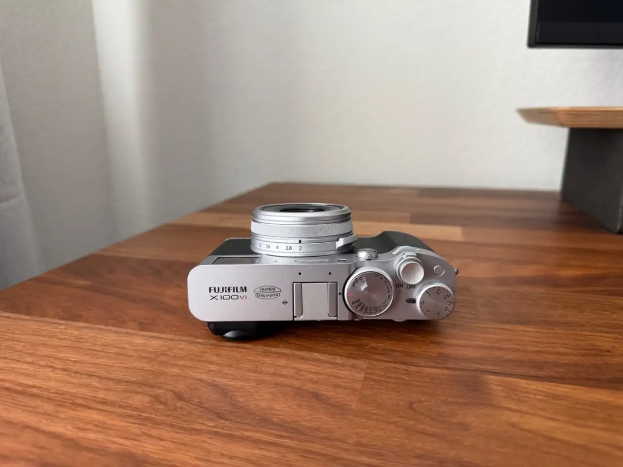Цифровая камера FUJIFILM X100VI серебристая, фотография 5
