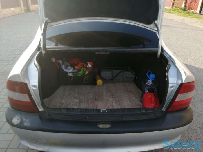 OPEL VECTRA B v1.8 МТ 1996г, фотография 7