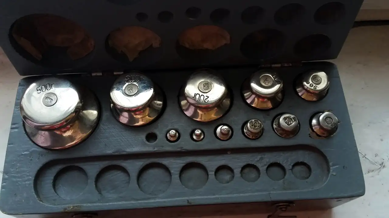 продам равноплечные весы с гирями, фотография 3