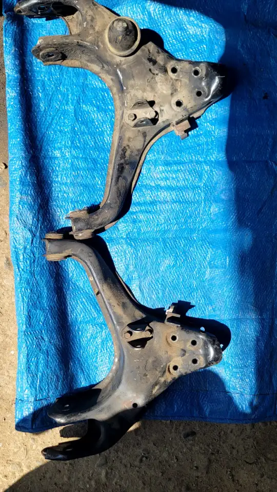 Нижние рычаги    Mitsubishi  Montero Sport, фотография 1