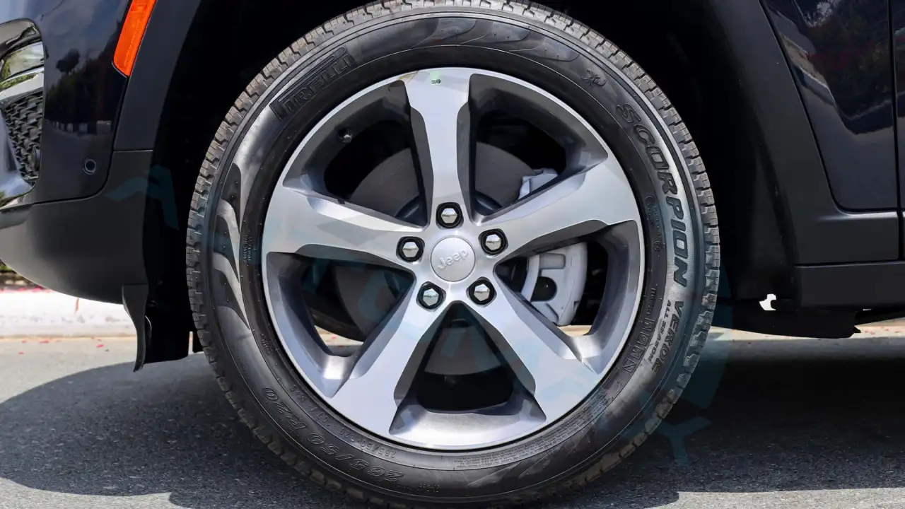 Jeep Grand Cherokee Limited Plus, фотография 9