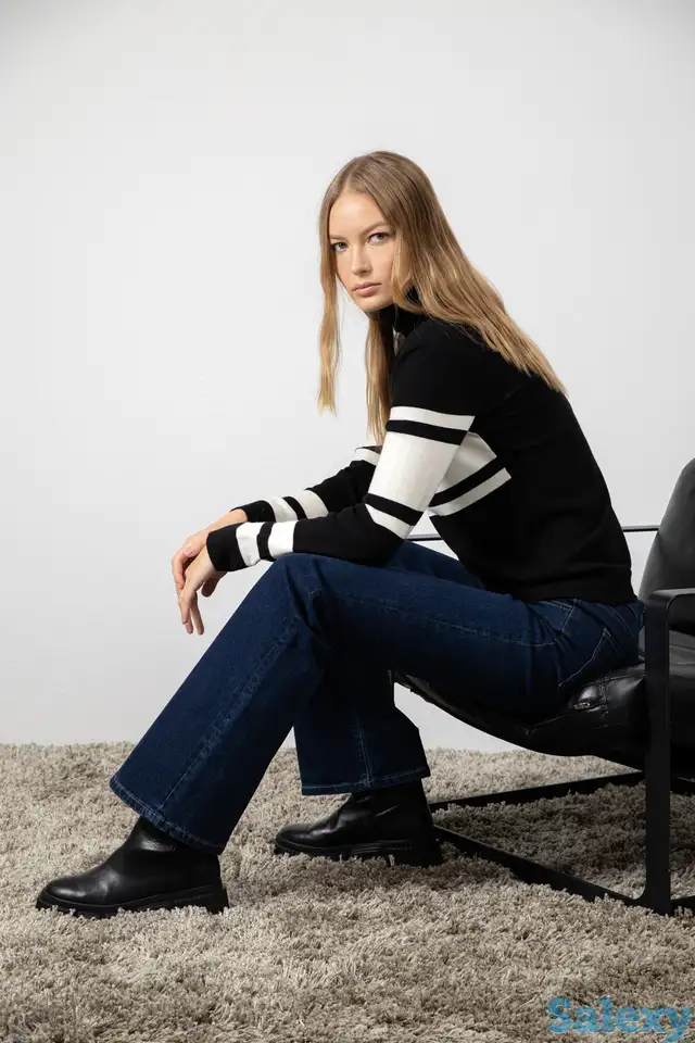 Джинсы клеш vassa&co, фотография 1