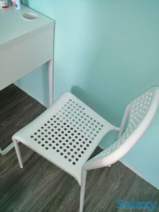 Продам столик и два стула, фотография 2