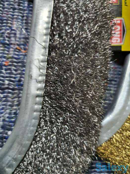 Щетка металлическая оцинкованная, дерев и пластиковая ручка MATRIX, фотография 4