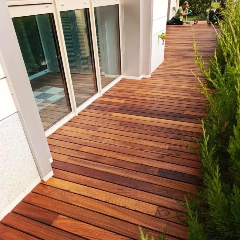 Укладка террасной доски из термодерева, терраса из термодревесины, фотография 4