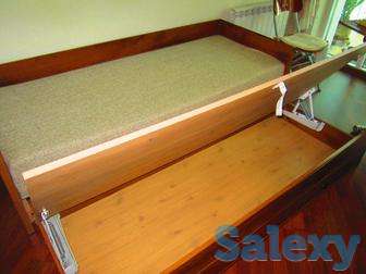 Отдам бесплатно для нуждающим раскладной диван-тахту 