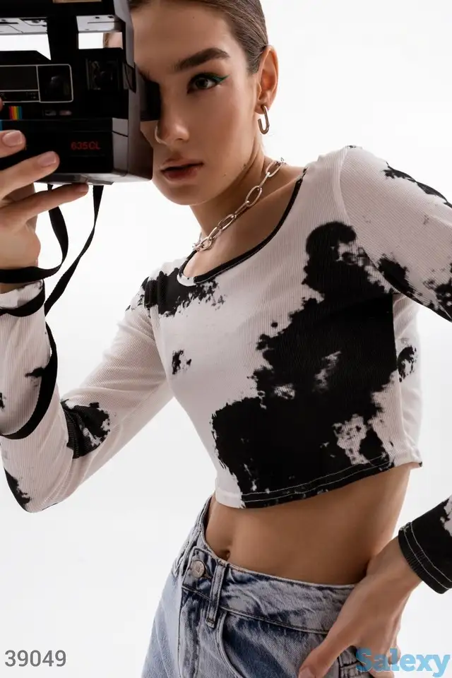 Укороченный лонгслив с принтом, фотография 1