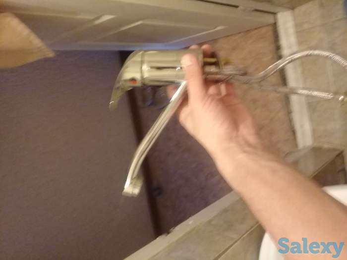 Продам б/у смесителя от раковины в хорошем состоянии возможно с установкой, фотография 2