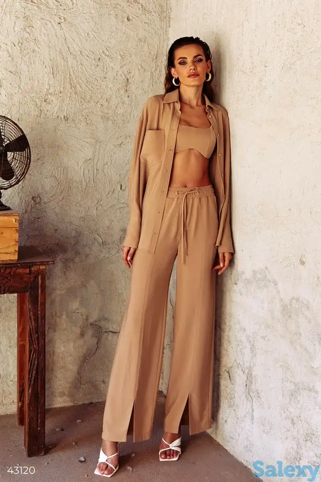 Бежевые брюки прямого кроя, фотография 1