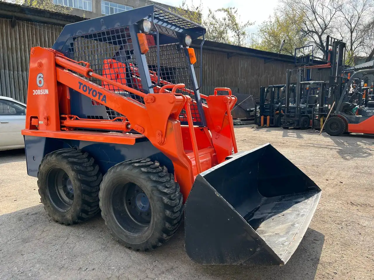 Мини фронтальный погрузчик Toyota SDK6 в Алматы, фотография 2