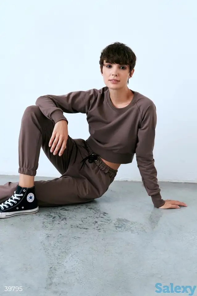 Костюм цвета мокко со свитшотом, фотография 1