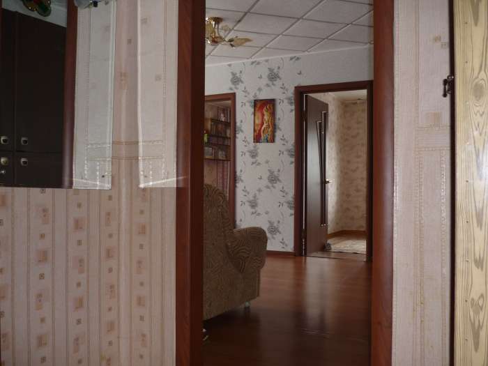 продам 4-х комнатную квартиру, 21 микрорайон, дом 23, фотография 1