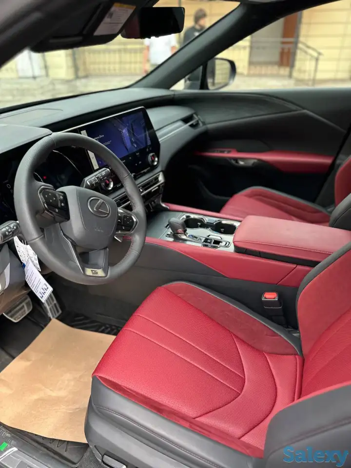 Lexus RX 500h AWD Dual-motor, фотография 10