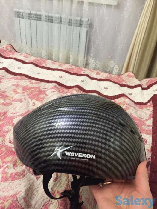 Продам экипировку для шорт-трека (комбинезон защитные р-р 36-44, каска, перчатки, коньки р-р 39 маломерка, фотография 2