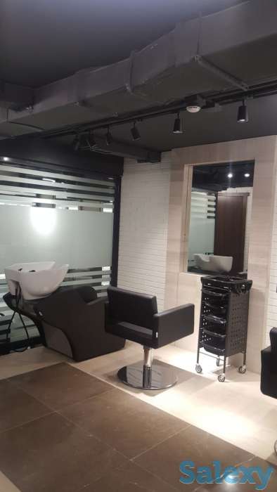 Сдаётся парикмахерское кресло в элитном салоне!, фотография 5