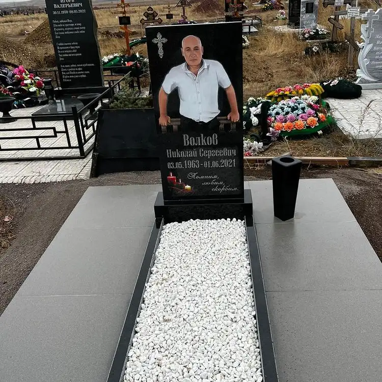 Памятники и надгробия, фотография 11