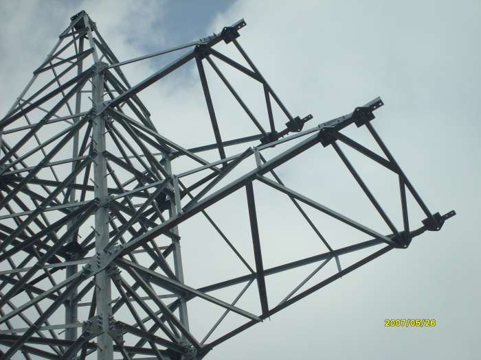 Опоры ЛЭП металлические, фотография 1