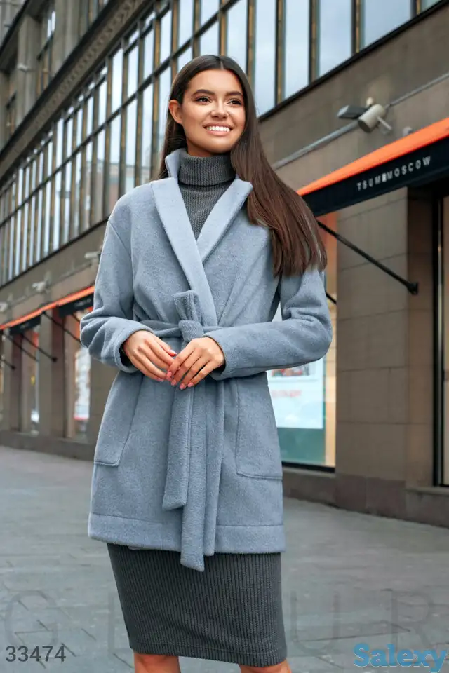 Пальто нежно-голубого цвета, фотография 1