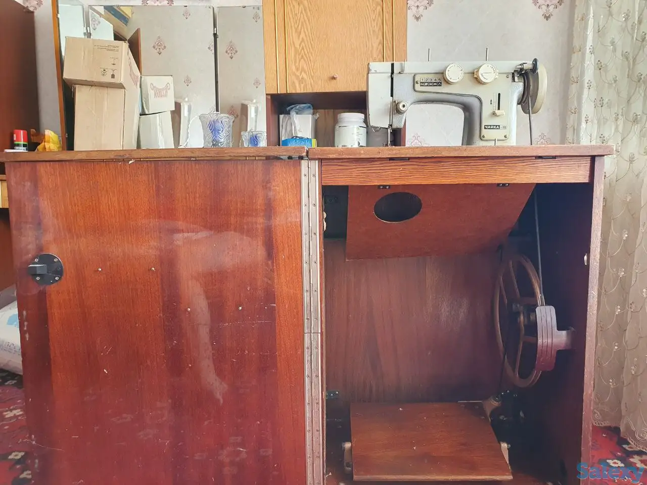 Швейная машина 