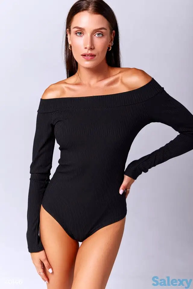 Черный боди с открытыми плечами, фотография 1