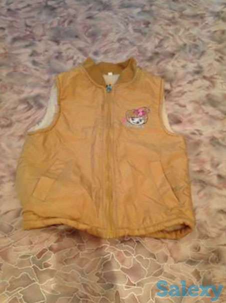 Продам жилетку и свитер, фотография 1
