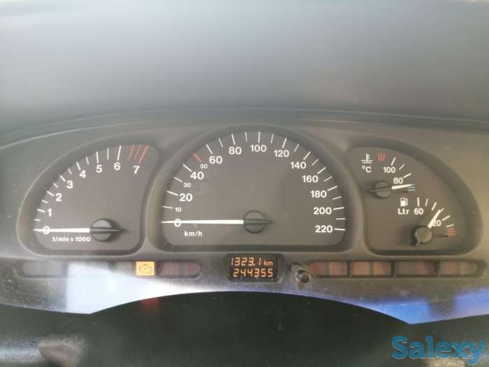 OPEL VECTRA B v1.8 МТ 1996г, фотография 10