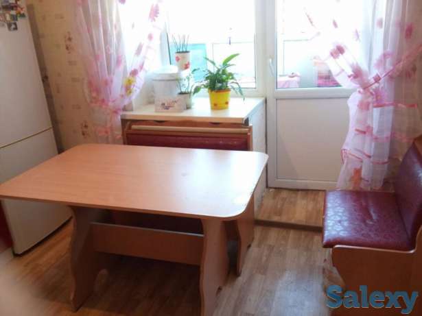 Кухонный столик, фотография 1