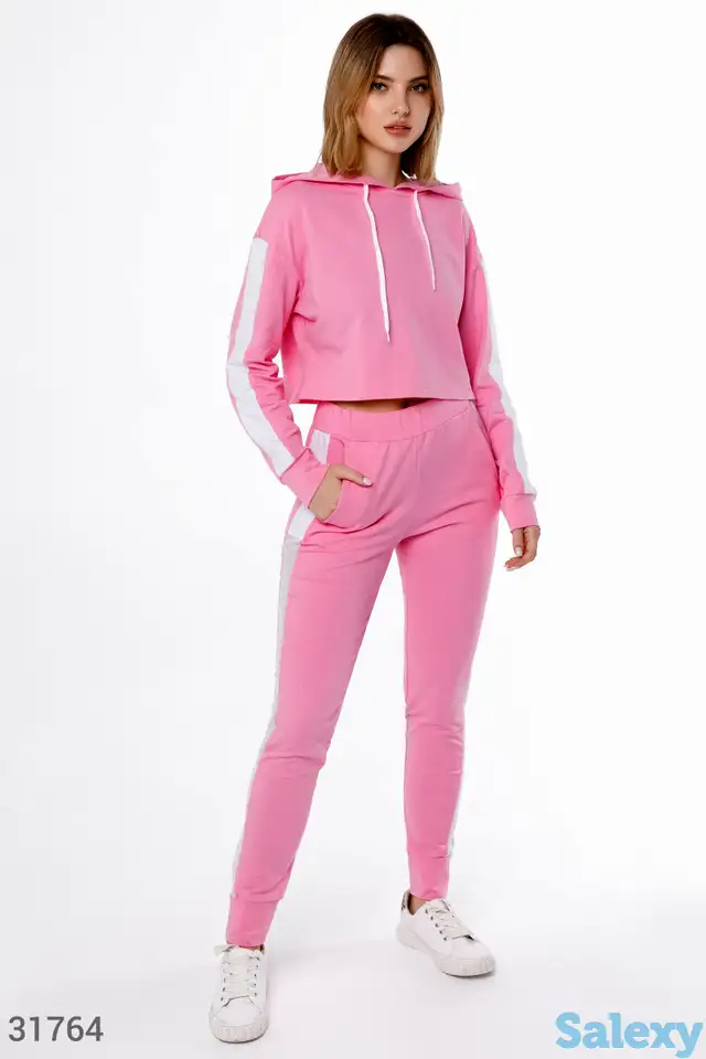 Трикотажный спортивный костюм, фотография 1