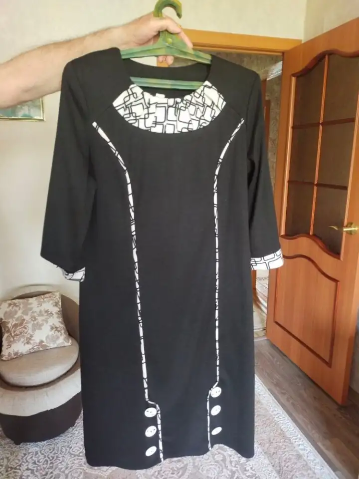 Распродажа женских платьев, фотография 1