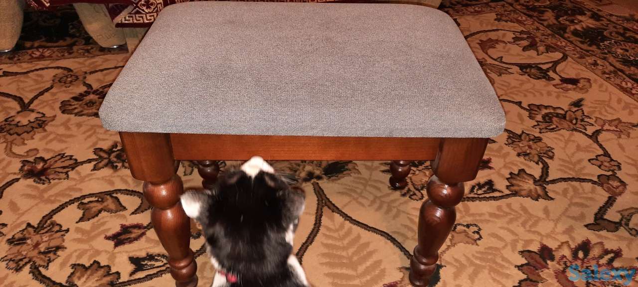 продам журнальный стол и два пуфа, фотография 1