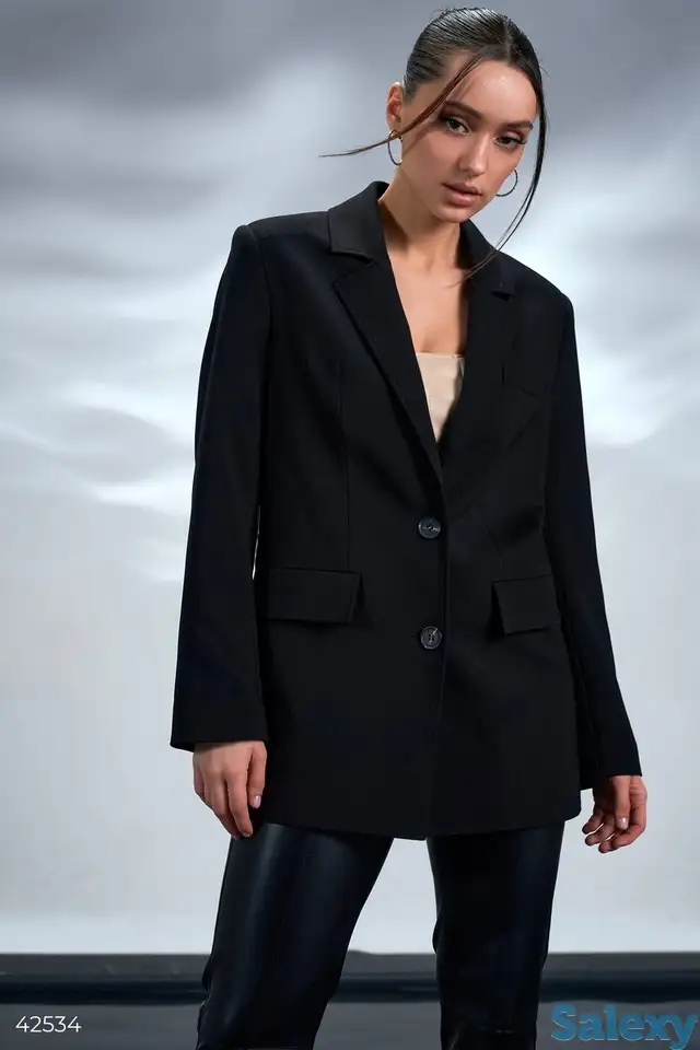 Черный пиджак с драпировкой, фотография 2