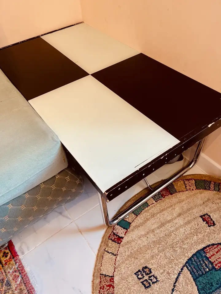 Журнальный столик, фотография 1