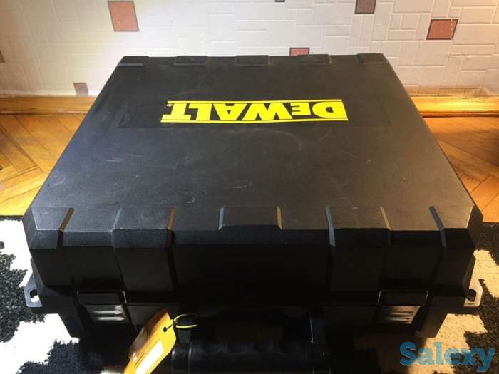 Гвоздезабиватель пистолет аккумуляторный DeWalt DCN890P2, фотография 1