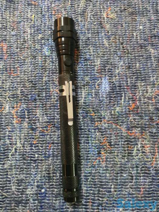 Черный фонарик выдвижной, фотография 3