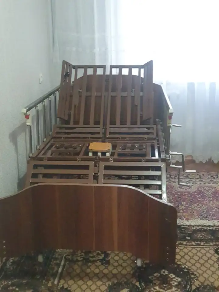 Многофункциональная механическая кровать для инвалидов, фотография 4