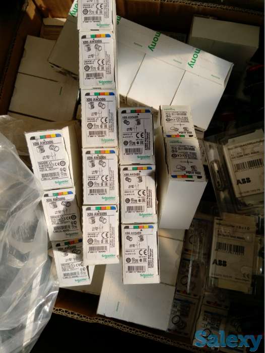 Кнопка 22 мм 24В зеленая с подсветкой XB5AW33B5, фотография 1