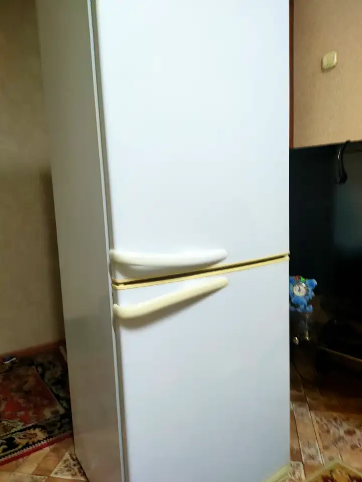Продам бу двухкамерный холодильник Атлант, фотография 1