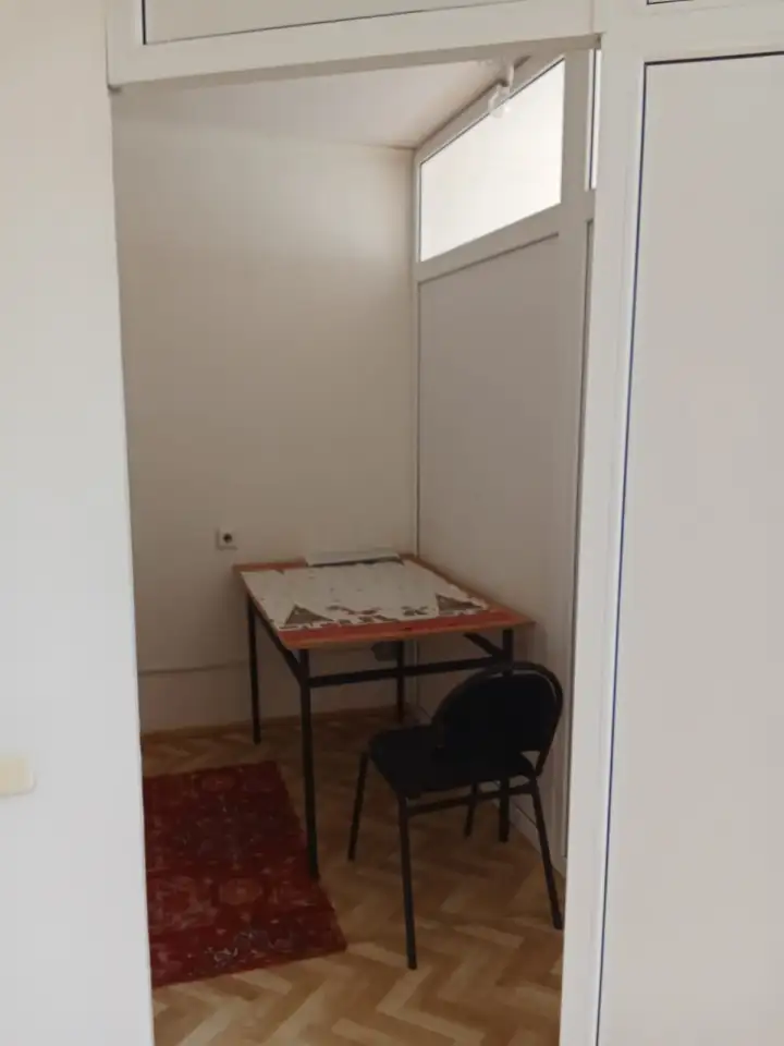 Продам 1 ком.кв от Хозяйки перегорождена пластиком как 2-хкомнатная заот Хозяйки квартиры. Торг уместен., фотография 12