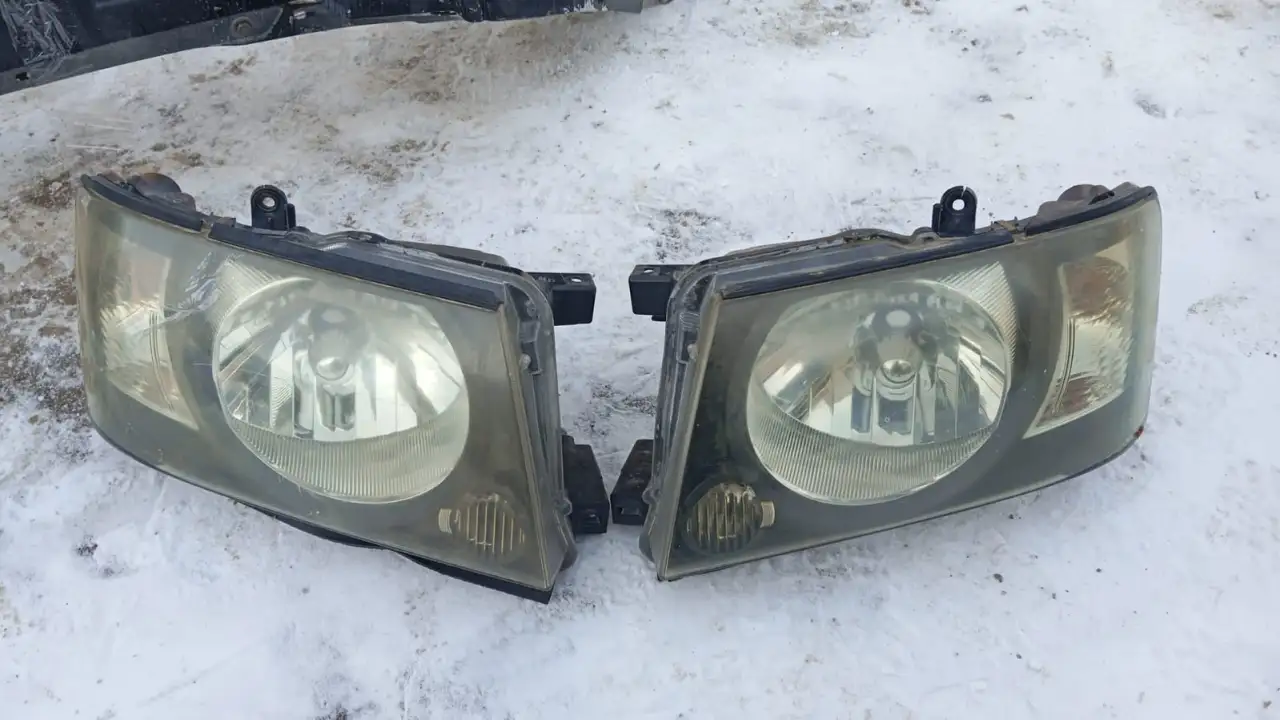 Nissan Patrol Y61 рестайлинг  фары оригинал, фотография 1